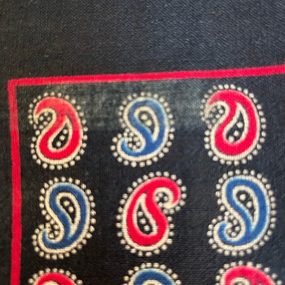 Galanos Men’s Pocket Sqaure - Picture 5 of 5